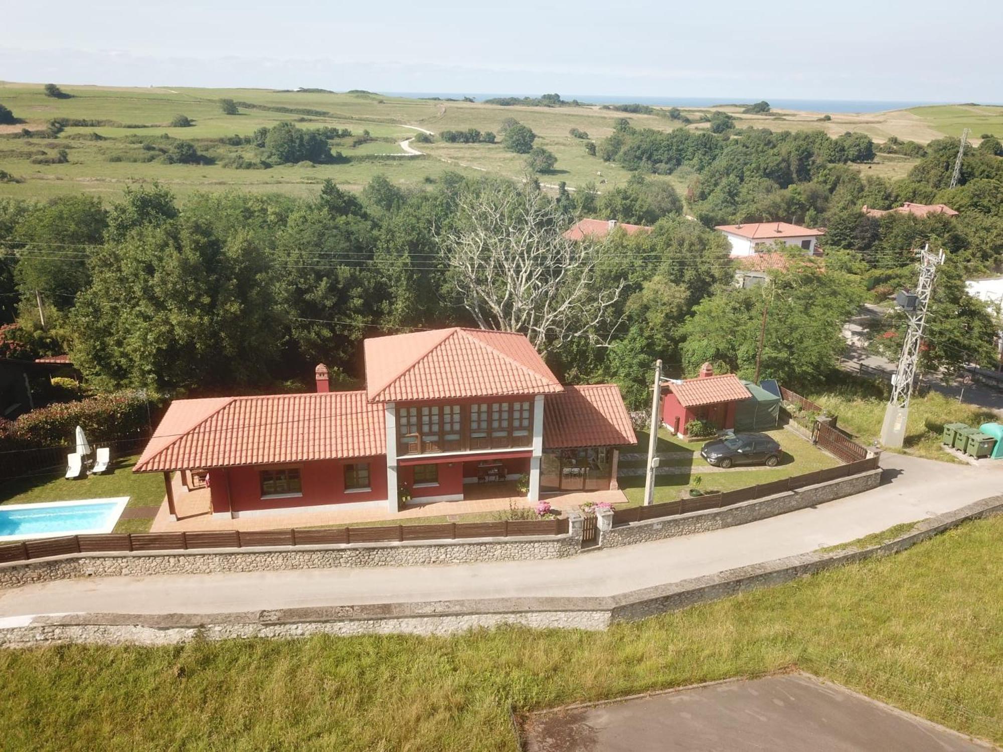 Villa La Casa Roja Asturias Hontoria Exterior foto